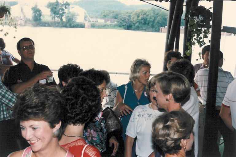 cruise04.jpg (33254 bytes)