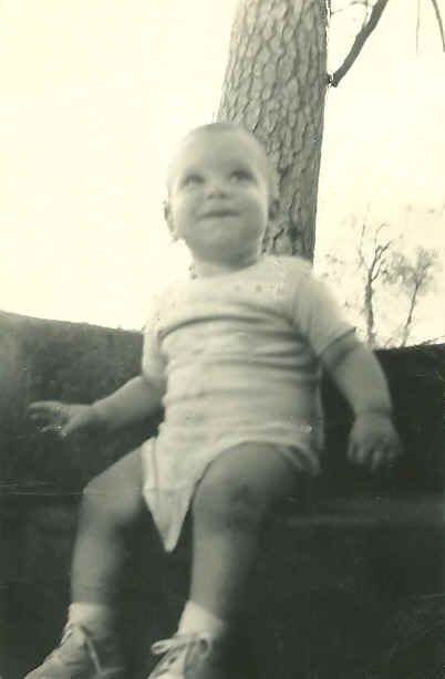 Jerry1947_08.jpg (113433 bytes)