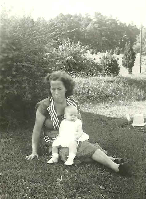 Lucille_Dale.jpg (251949 bytes)