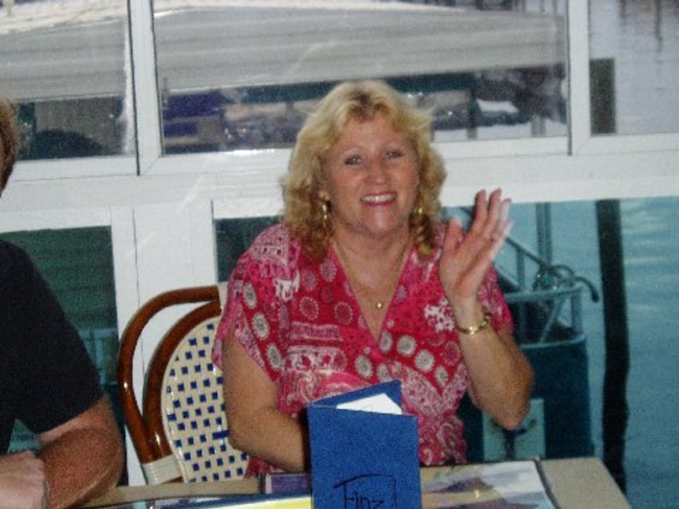angela09.jpg (142053 bytes)