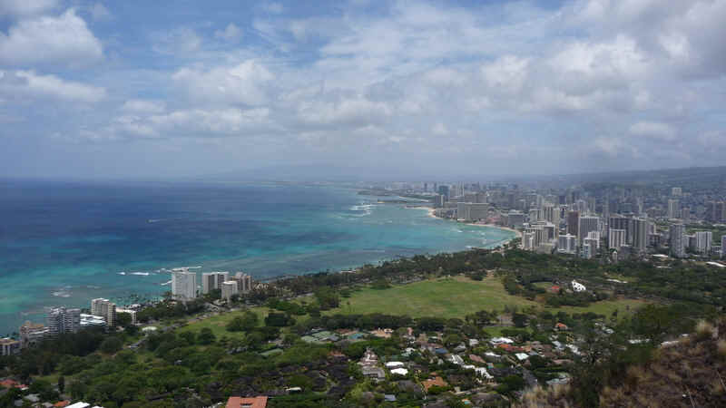 Waikiki_fm_Diamond_Head.jpg (200968 bytes)