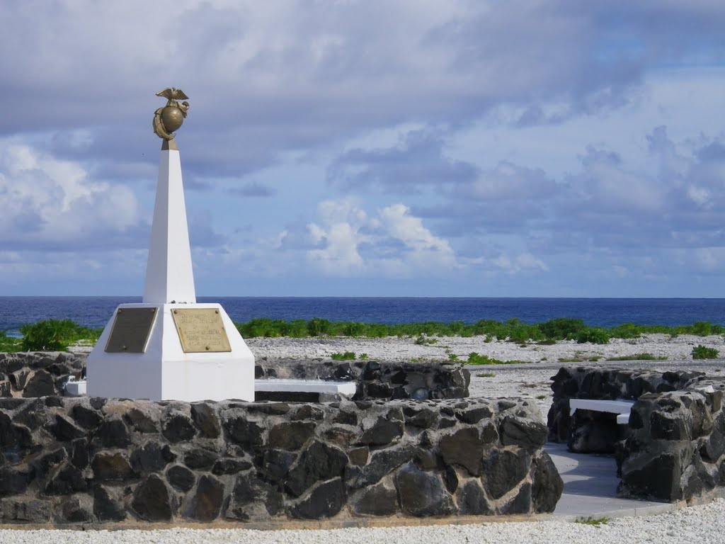 Wake_Marine_Memorial.jpg (96302 bytes)